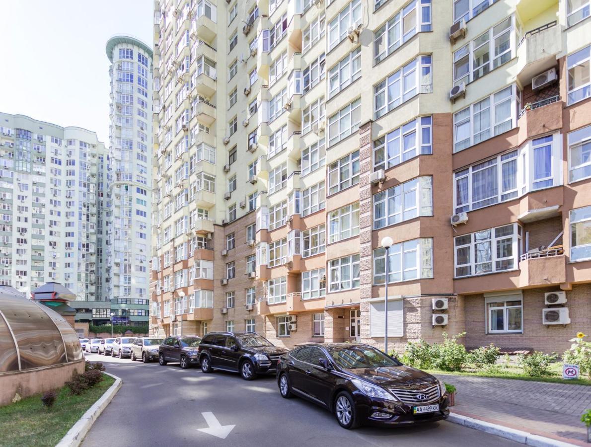 Navit Apartments With Breakfast,Near The Railway Station, The City Center, The Park Kiev Exterior foto